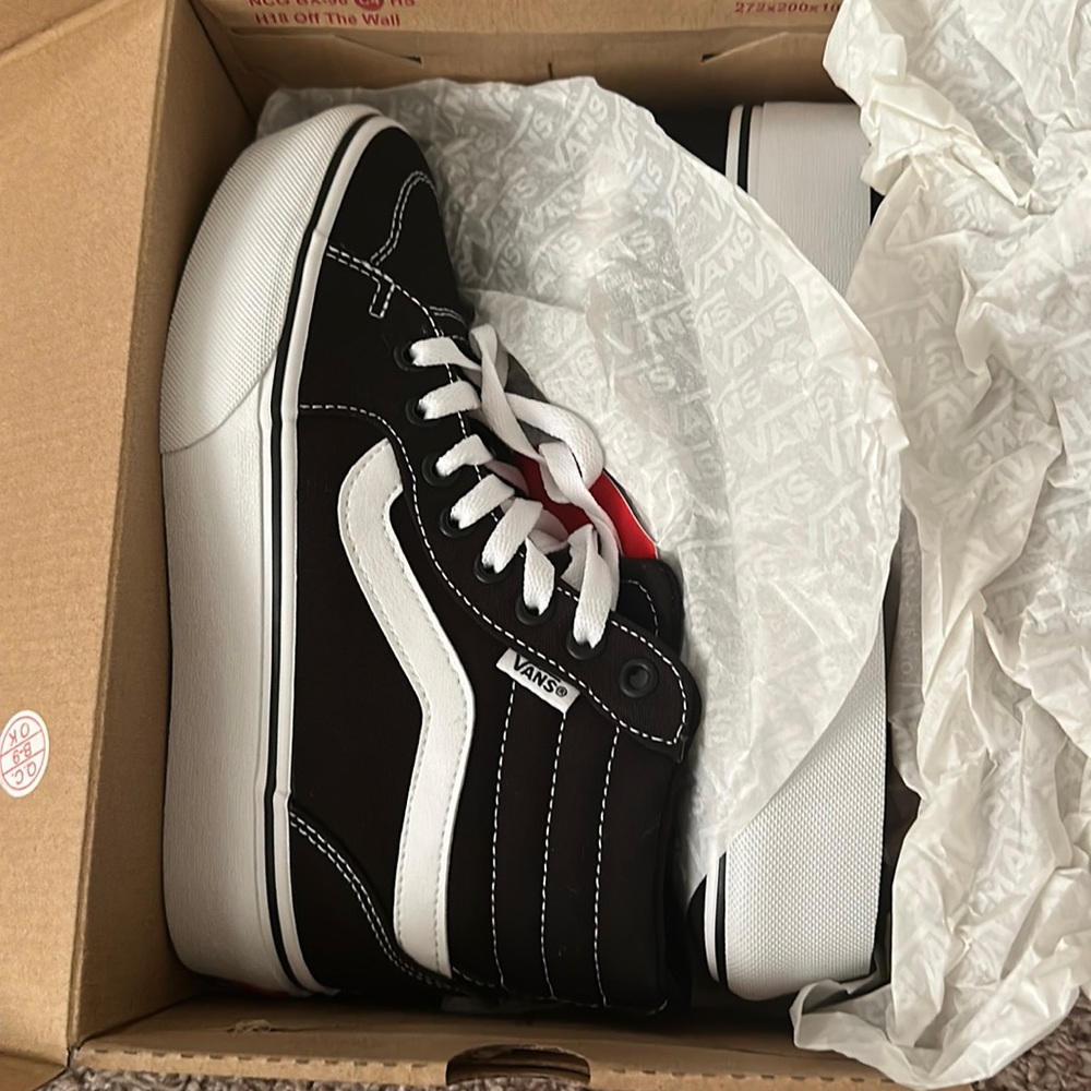 Vans Off The Wall Sk8-Hi Black and White High Top
